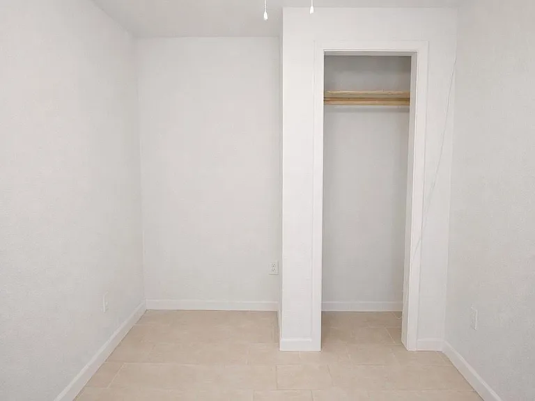 916 Parkway St — Photo 15
