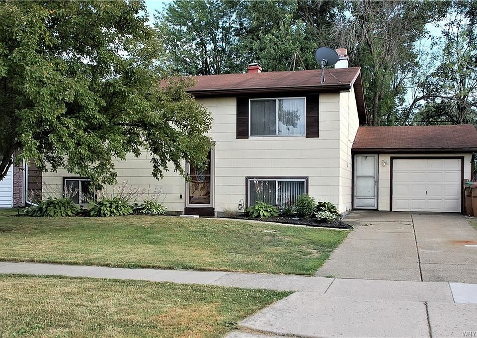 1st image of 15 Gregory Dr