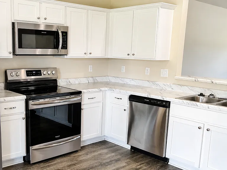 5313 Brody Dr — Photo 3