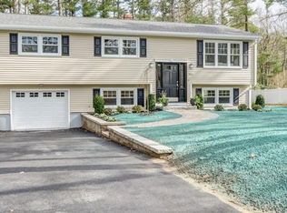 951 Franklin St, Duxbury, MA 02332