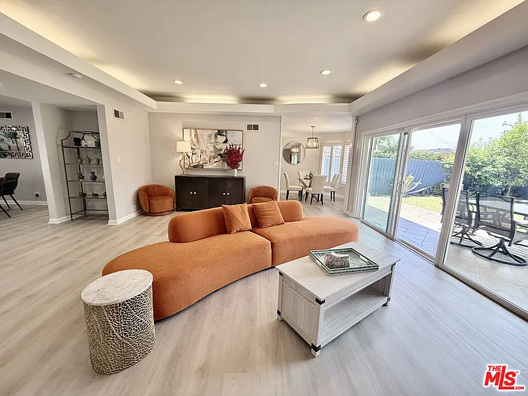 6605 S Sherbourne Dr — Photo 6