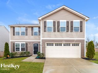 180 Fieldspar Ln, Clayton, NC 27520