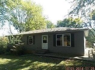 12140 New Cut Rd NE, Palmyra, IN 47164