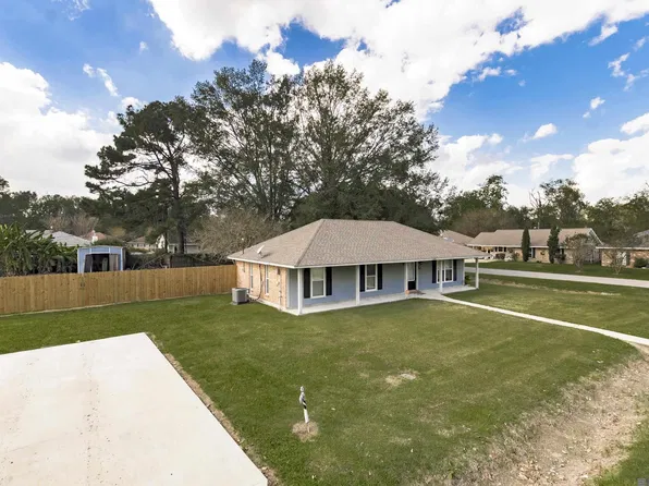 1300 Belle Terre Dr, Saint Gabriel, LA 70776