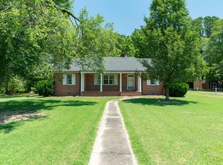 31 Hill St, Onancock, VA 23417