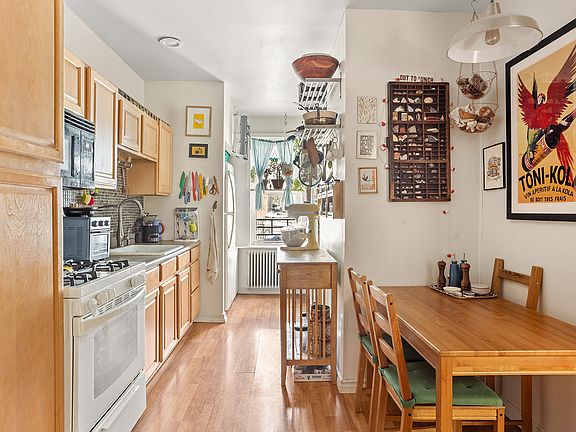 2nd image of 203 29th St #3