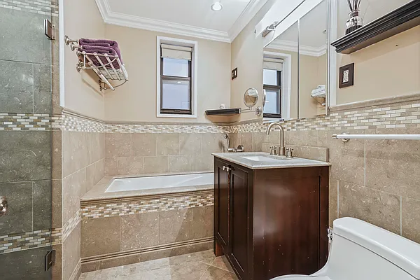 Sold by Remax City Square | media 18