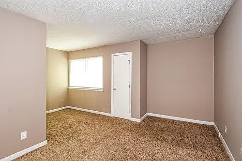 4th image of 216 Yuba Walk