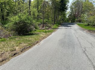 19 S Cross Road, Hyde Park, NY 12580