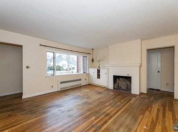 2nd image of 16-19 Hunter Pl
