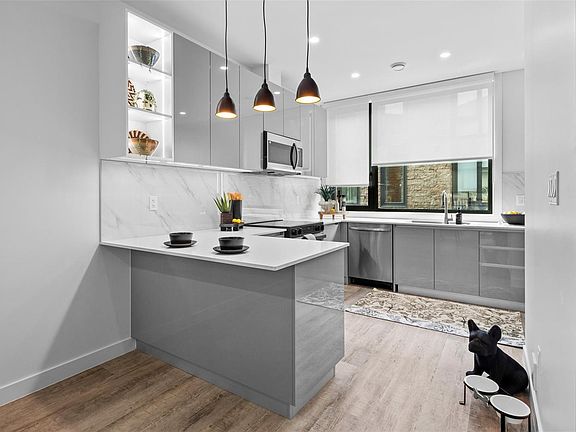2nd image of 916 Orono Ave #134