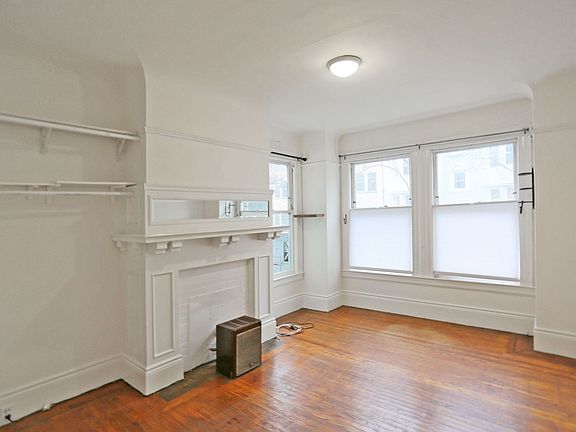 3rd image of 711 Clayton St APT 1