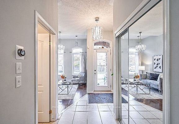 3rd image of 6 Todman Ln