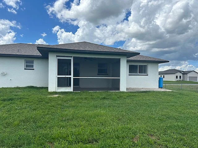 3 bed, 1144 sqft, $1,800 — Photo 2