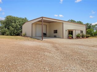2111 Fm 935, Lott, TX 76656