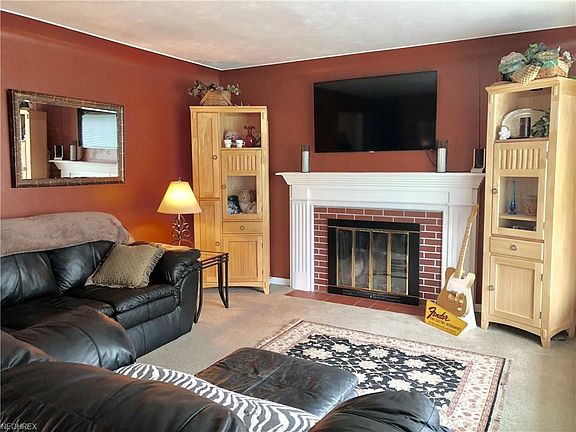 3rd image of 89 Westview Ave