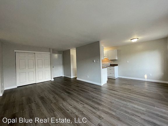 3rd image of 3055 NE 140th St #10465495