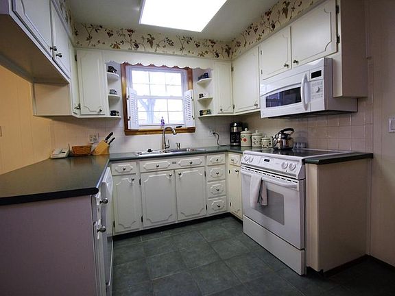 4th image of 1261 Sugar Maple Dr
