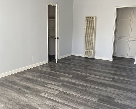 3rd image of 10507 Missouri Ave