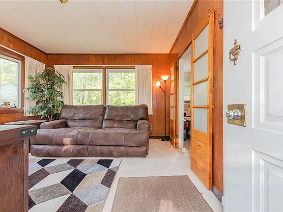 3rd image of 348 Northfield Ave