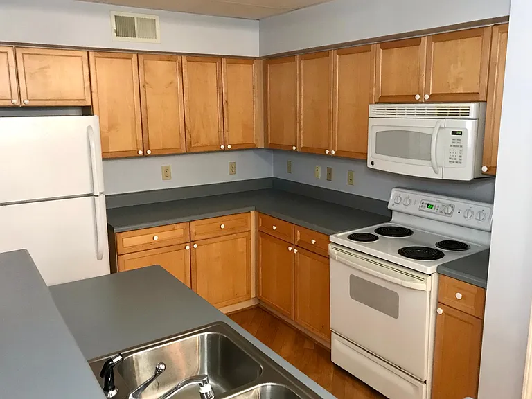 405 W 7th St #306 — Photo 7