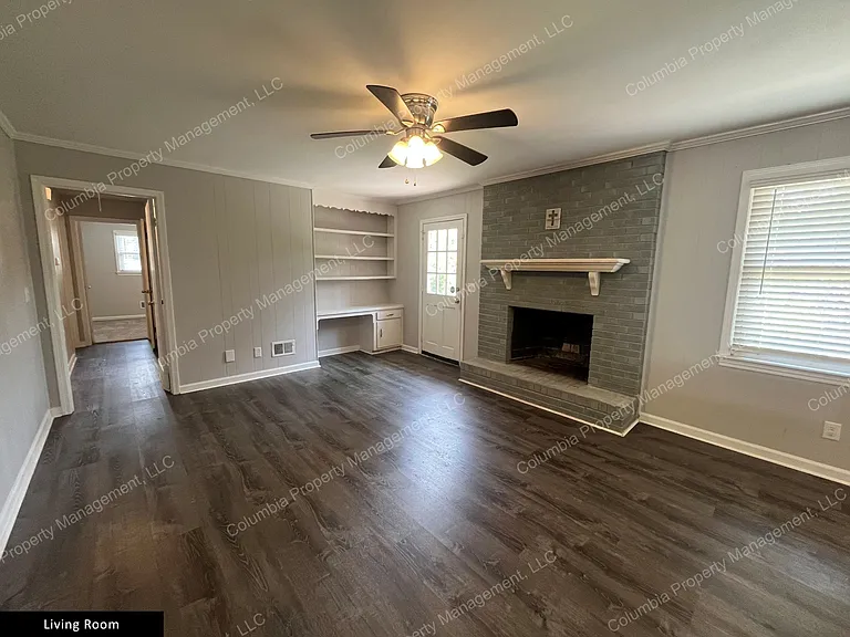 306 Lloydwood Dr — Photo 3