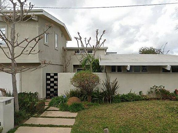 5th image of 2225 Linda Flora Dr