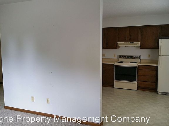 3rd image of 417 Heritage Pl