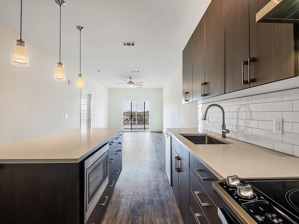 1st image of 6444 Burnet Rd #207