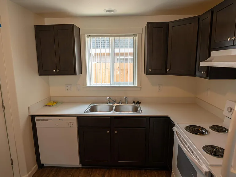 Lebanon City Townhomes — Photo 16