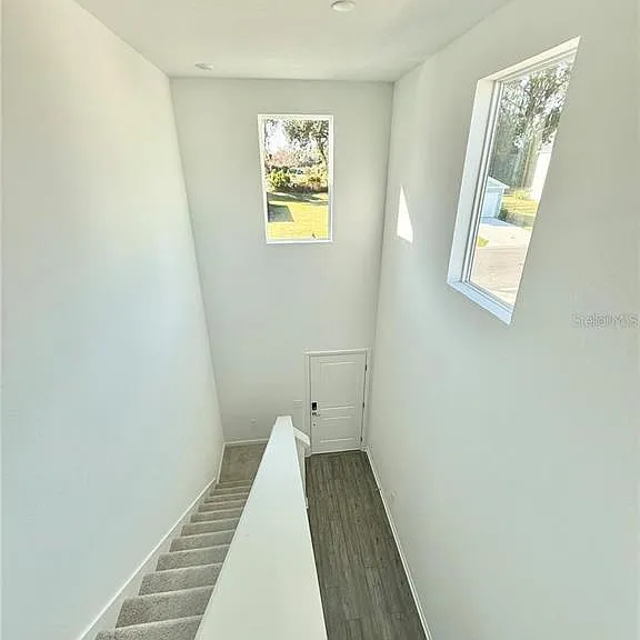 3783 NE 30th Ter — Photo 10