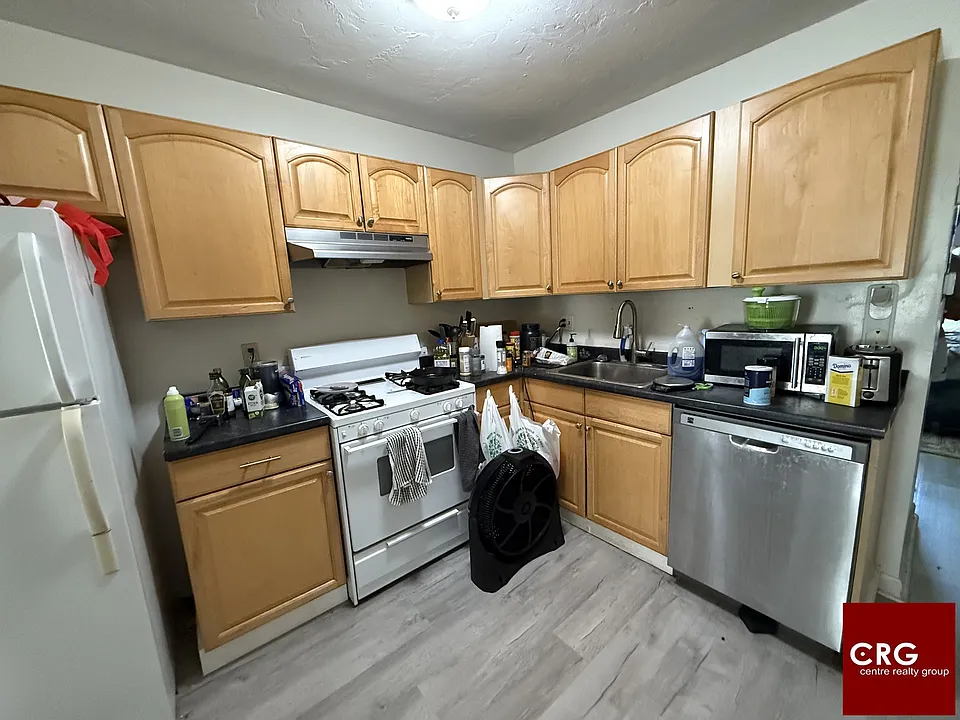 92 Hammond St #2A