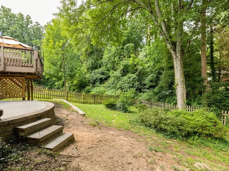 2646 Caladium Dr NE — Photo 35