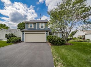 220 Mistwood Ln, North Aurora, IL 60542