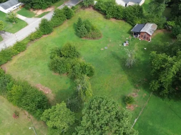 Camellia Cir, Gaffney, SC 29341