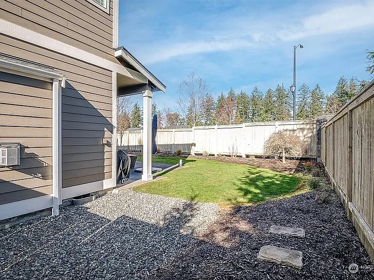 4210 Dudley Dr NE — Photo 21
