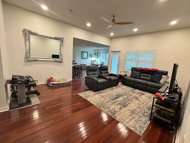 Kenneth Dr — Photo 7
