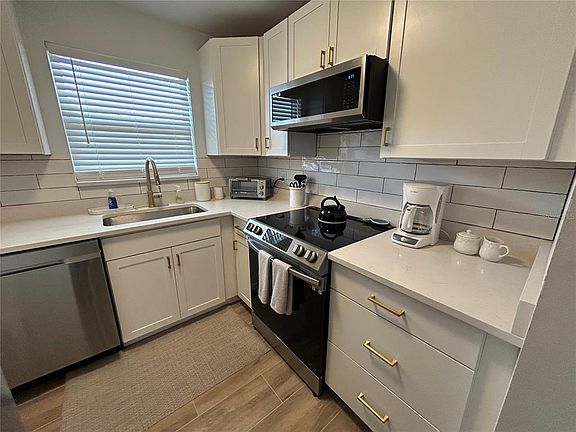 3rd image of 4480 Ironwood Cir APT 213A