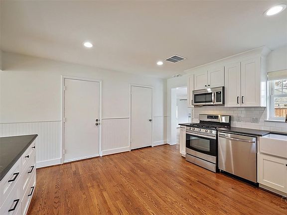 5th image of 634 Scottsdale Dr