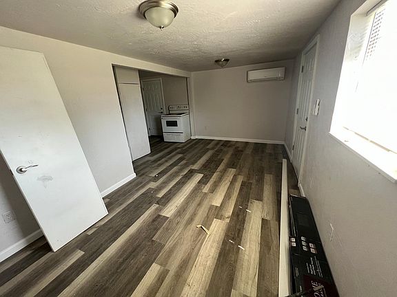 2nd image of 1014 Parker St