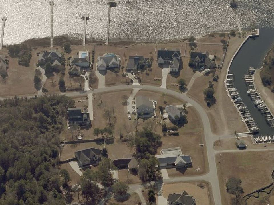 1st image of 375 Yacht Club Dr