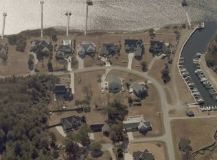 375 Yacht Club Dr, Newport, NC 28570