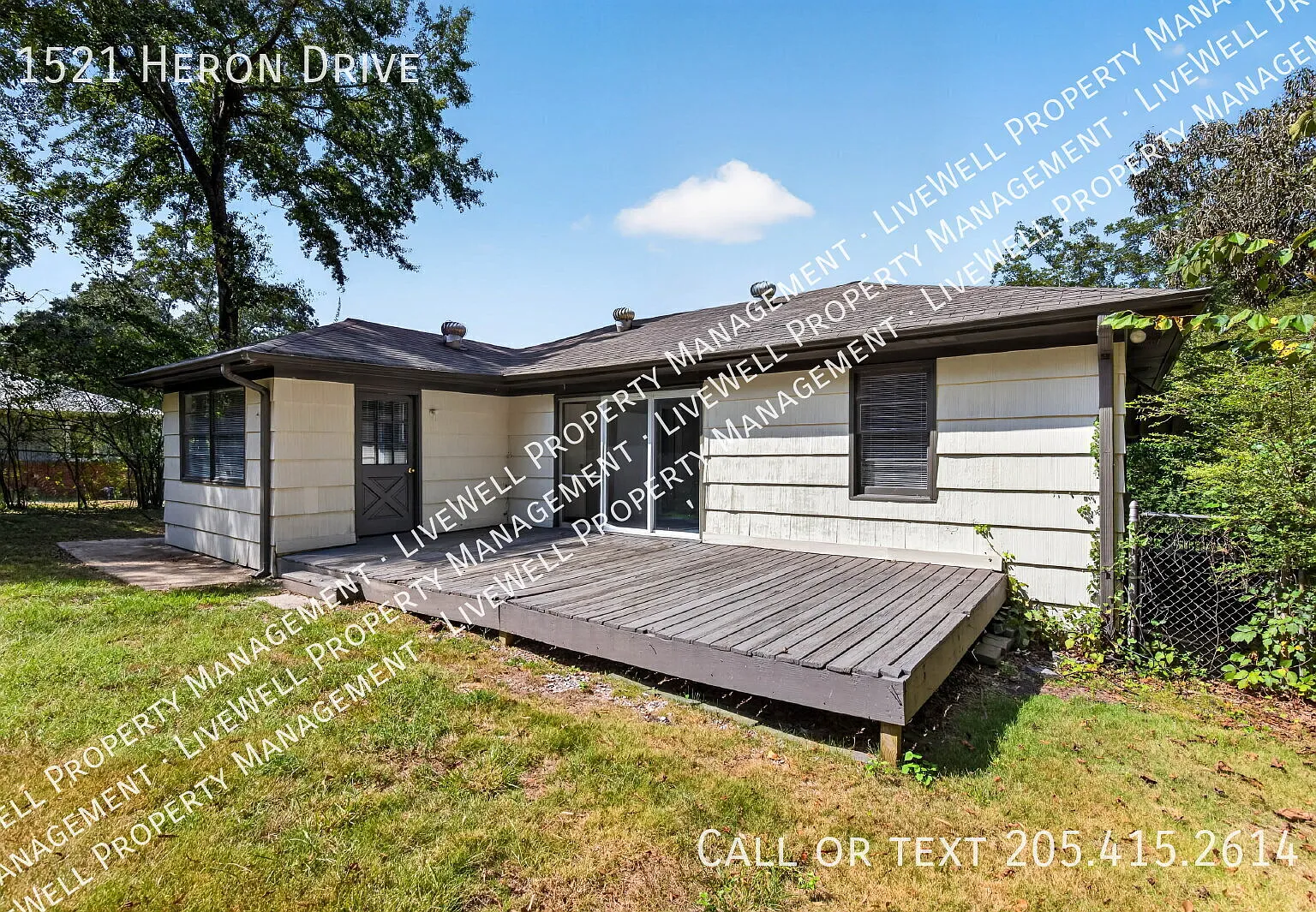 Section 8 Welcome - 4BR/2BA One Level in Forestdale, Private Primary Bath, Big Deck — Photo 4