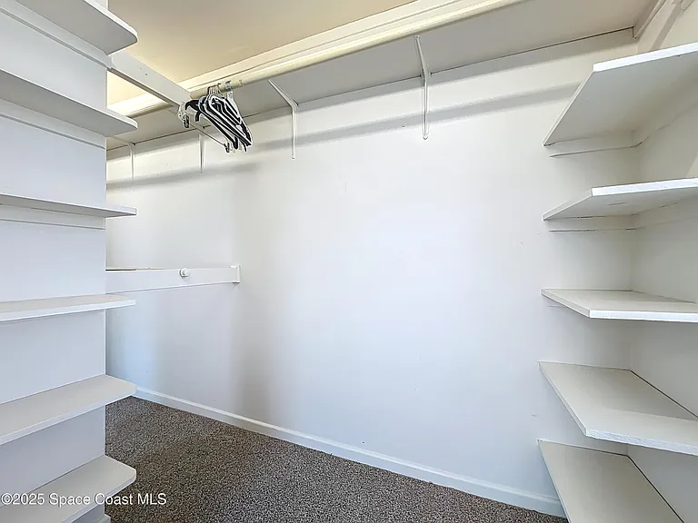 2811 N Indian River Dr — Photo 26