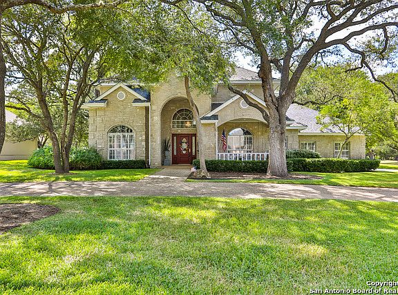 2nd image of 8515 Fairway Green Dr