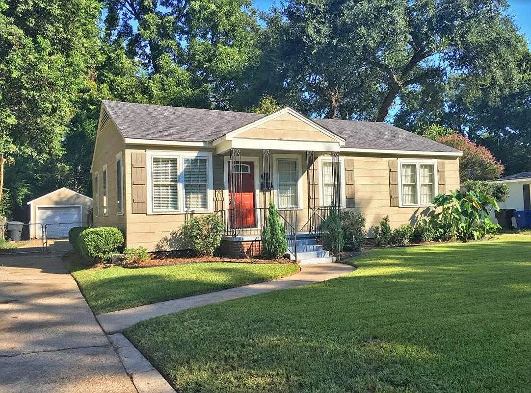3 bed, 1344 sqft, $1,350 — Photo 1