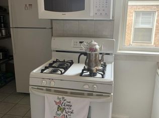 8146 Knox Ave APT 2, Skokie, IL 60076