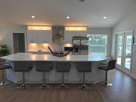 4th image of 12677 Headwater Circle