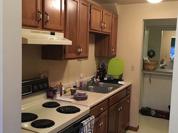 2nd image of 1531 Wehrle Dr APT 5