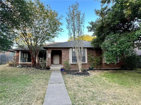 8706 Sandstone Dr, College Station, TX 77845